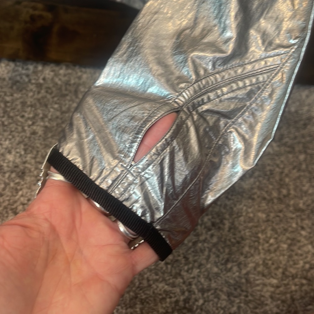 Ivivvia Jacket - Picture 7 of 11